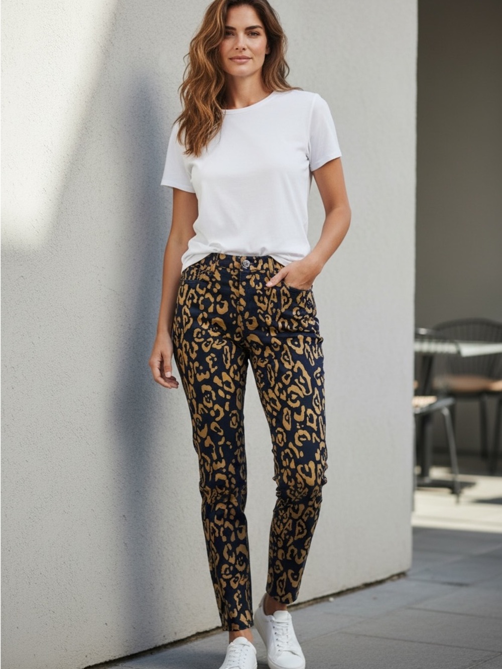 Chico’s So Slimming Girlfriend Ankle Pants Womens Size 1 US 8/10 Leopard